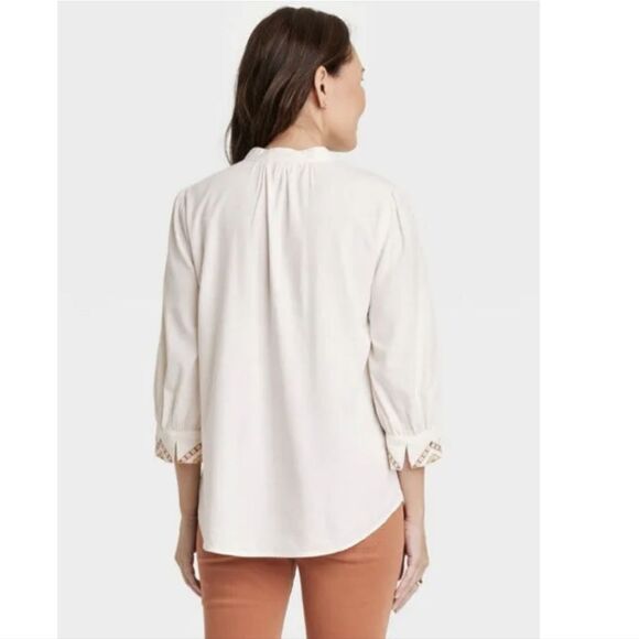 Knox Rose 3/4 Sleeve Embroidered Blouse - Picture 2 of 5